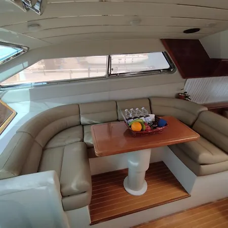 Bådhotel Captain Cangrejo Yacht