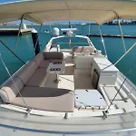 Botel Captain Cangrejo Yacht