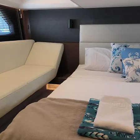 Botel Sea Esta *