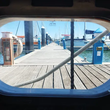 Captain Cangrejo Yacht Botel
