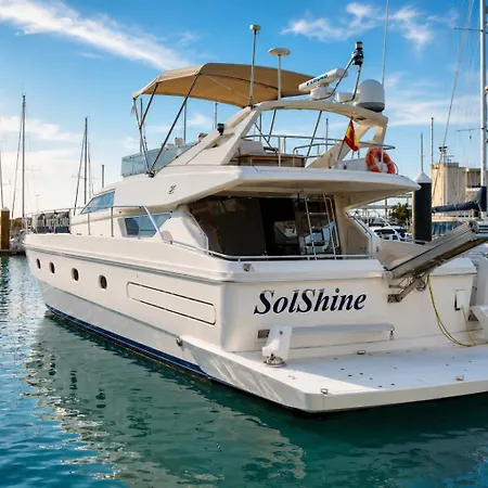 Captain Cangrejo Yacht Botel *