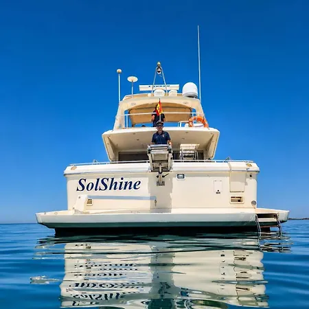 Botel Captain Cangrejo Yacht *