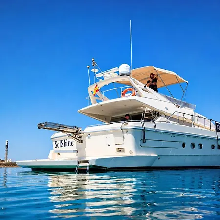 ספינת מלון Captain Cangrejo Yacht קדיז