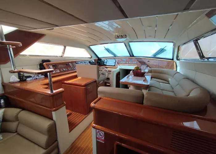 Hotel na wodzie Captain Cangrejo Yacht Kadyks