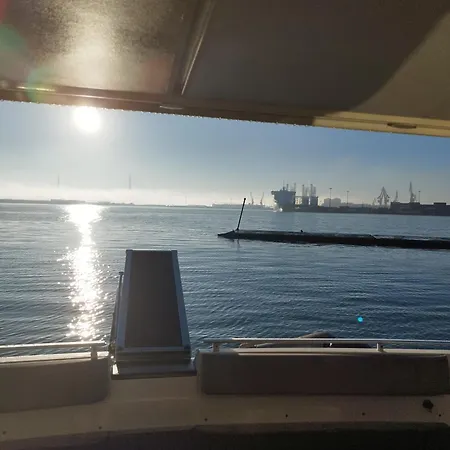 Captain Cangrejo Yacht 보트호텔