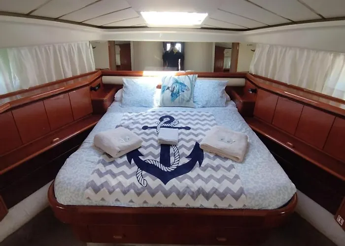 Captain Cangrejo Yacht 카디스