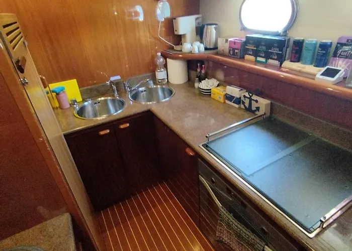 보트호텔 Captain Cangrejo Yacht